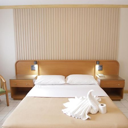 Hotel Soriente Manila Bagian luar foto