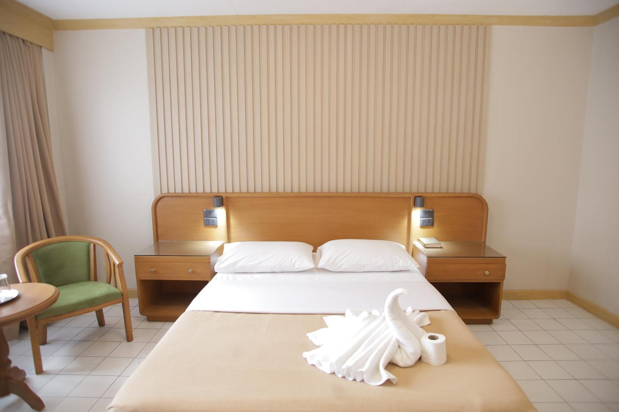 Hotel Soriente Manila Bagian luar foto