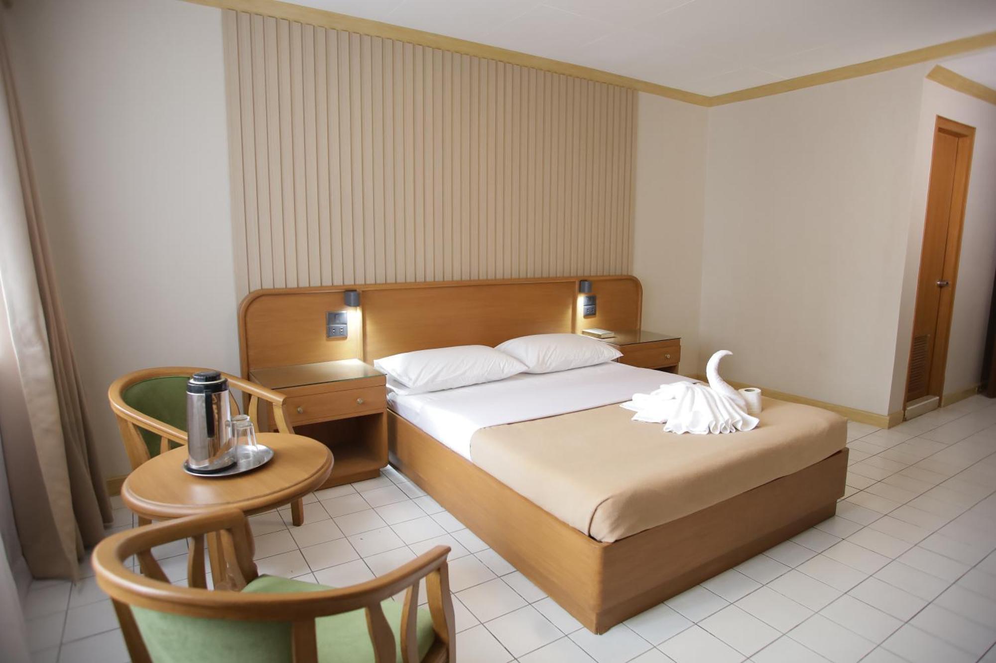 Hotel Soriente Manila Bagian luar foto
