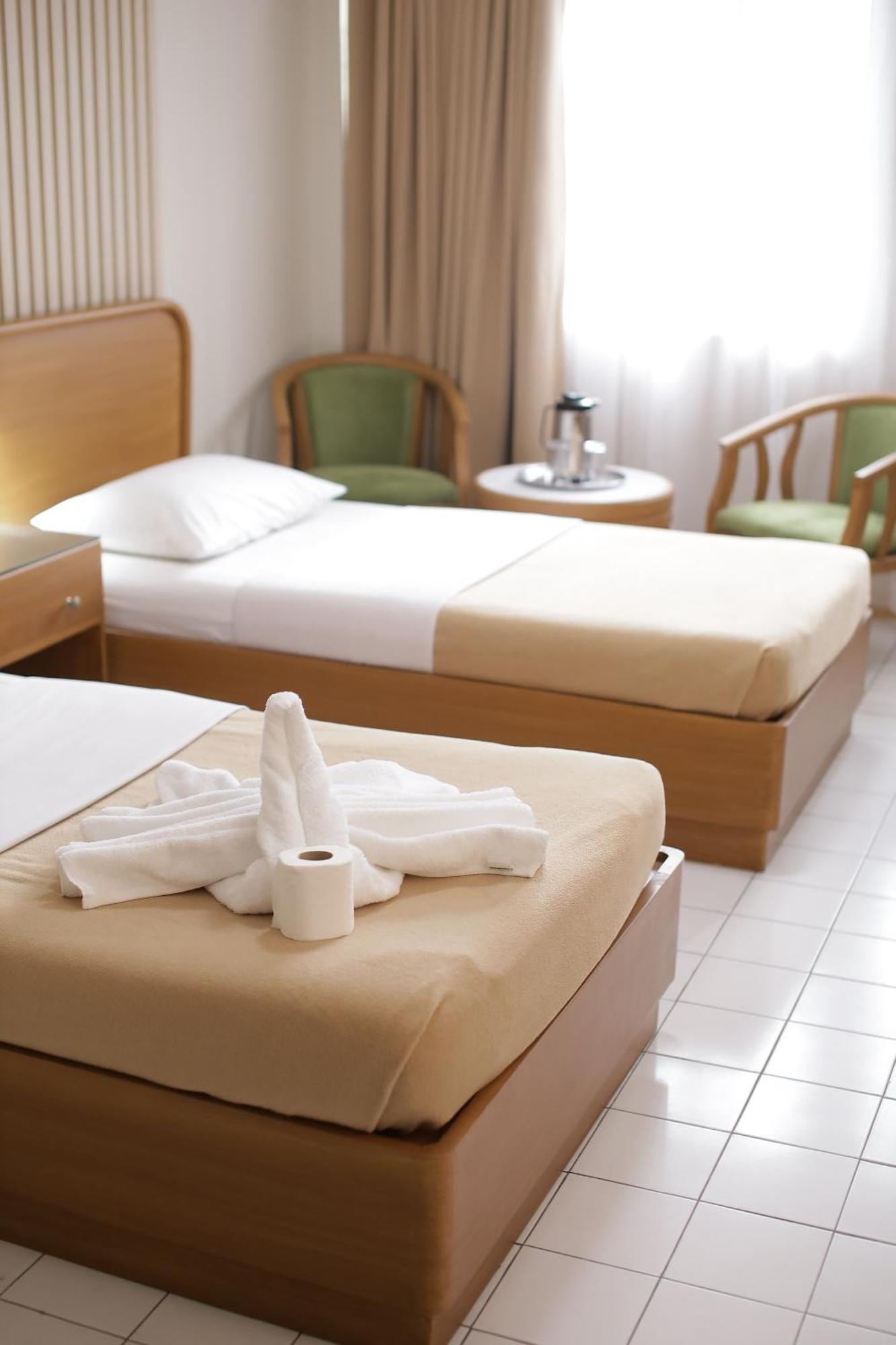 Hotel Soriente Manila Bagian luar foto
