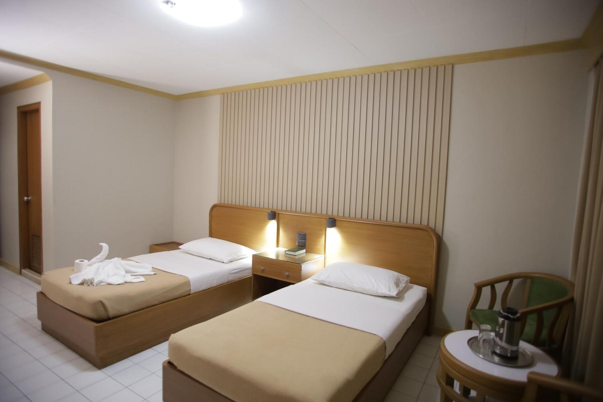 Hotel Soriente Manila Bagian luar foto