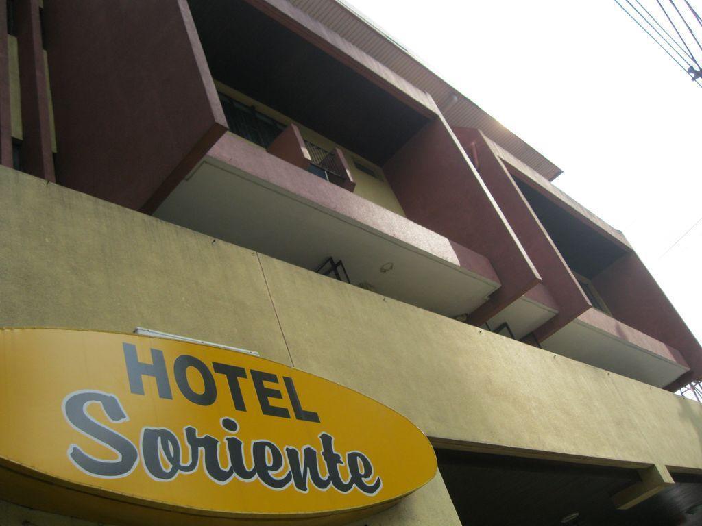Hotel Soriente Manila Bagian luar foto